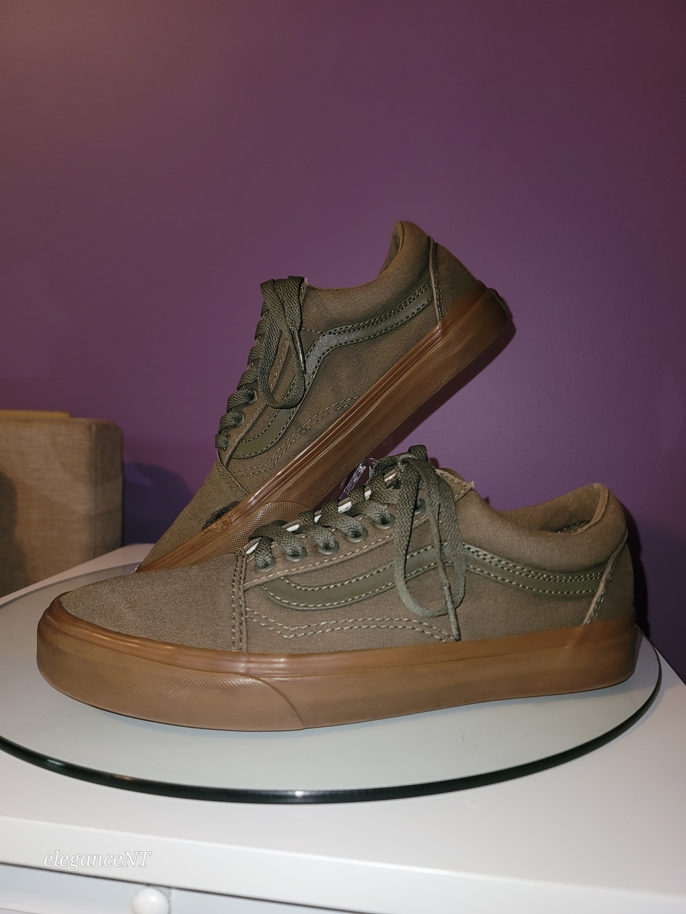 Vans Olive Green Gum Sole Low Top Sneakers men’s 7.5